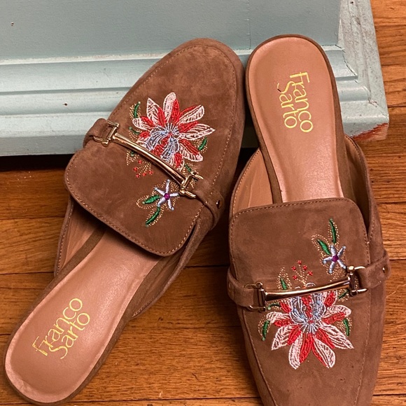 ⚡️Franco Sarto Embroidered Suede Slides - Picture 4 of 8